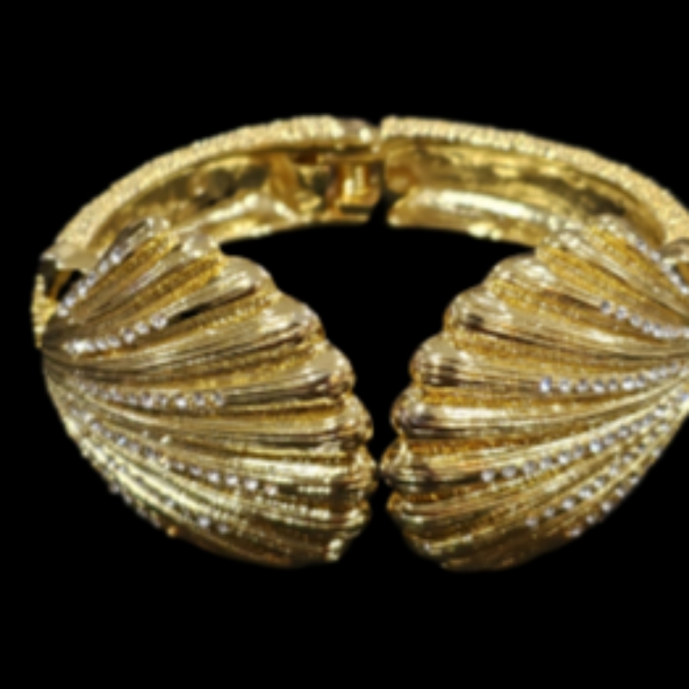 Lilly Pulitzer Shell Bracelet Gold & Rhinestone Spring Hinge Cuff Bracelet - Picture 3 of 3